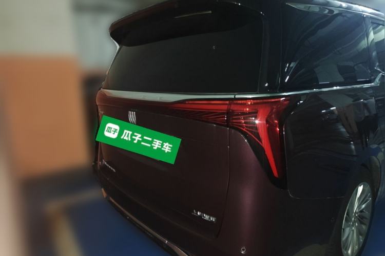 Used Buick Century 2023 2.0T Six-Seater Yinshi Edition Rear