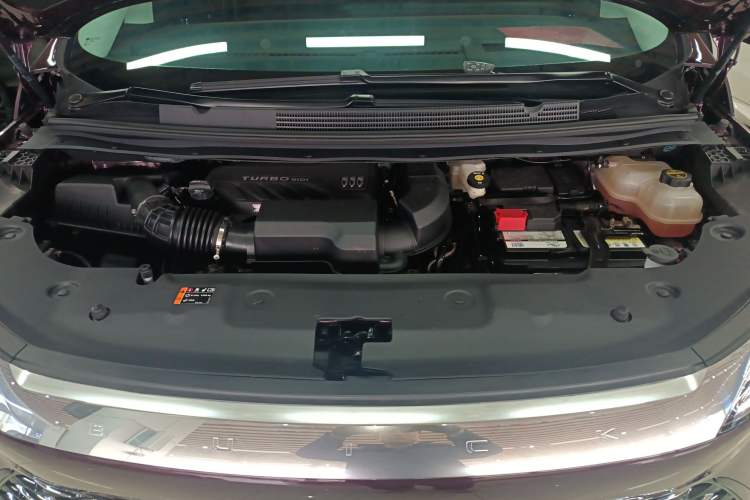 Used Buick Century 2023 2.0T Six-Seater Yinshi Edition Engine Bay