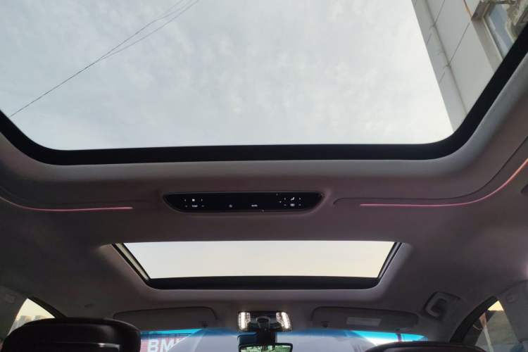 Used Buick Century 2023 2.0T Six-Seater Yinshi Edition Headliner