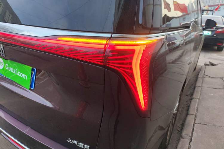 Used Buick Century 2023 2.0T Six-Seater Yinshi Edition Right Rear Taillight