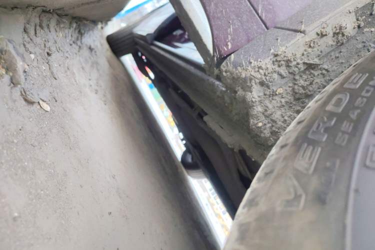 Used Buick Century 2023 2.0T Six-Seater Yinshi Edition Right Side Sill