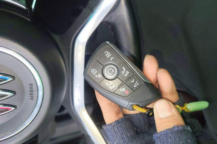 Used Buick Century 2023 2.0T Six-Seater Yinshi Edition Vehicle Key