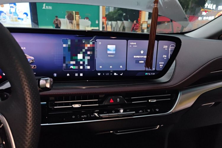 Used Buick Century 2023 2.0T Six-Seater Yinshi Edition Audio And AC Panel