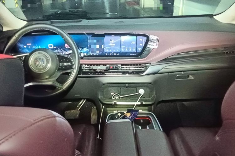Used Buick Century 2023 2.0T Six-Seater Yinshi Edition Center Console