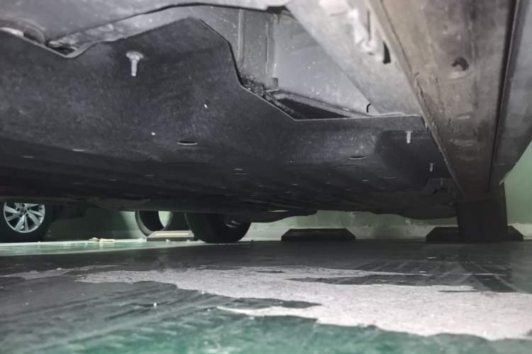 Used Buick Century 2023 2.0T Seven-Seater Yinshi Edition Chassis Front Left