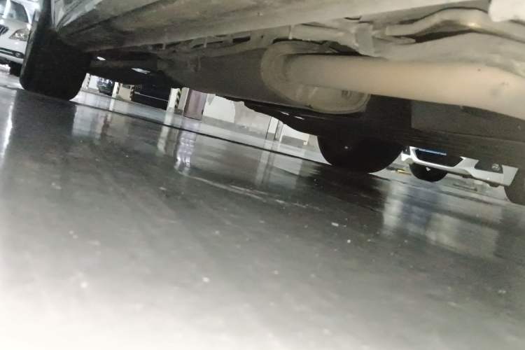 Used Buick Century 2023 2.0T Six-Seater Yinshi Edition Chassis Front Right