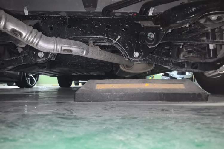 Used Buick Century 2023 2.0T Seven-Seater Yinshi Edition Chassis Rear