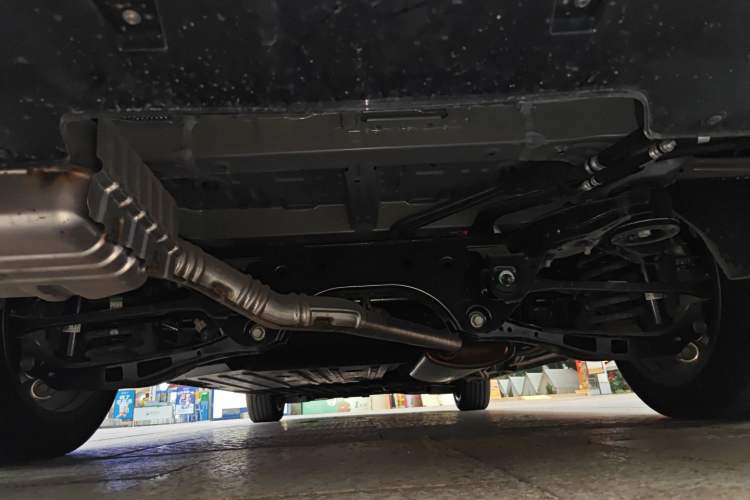 Used Buick Century 2023 2.0T Six-Seater Yinshi Edition Chassis Rear