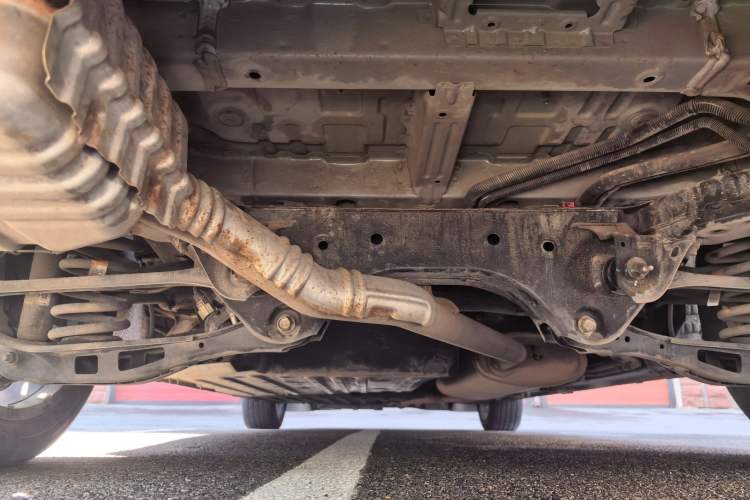 Used Buick Century 2023 2.0T Six-Seater Yinshi Edition Chassis Rear