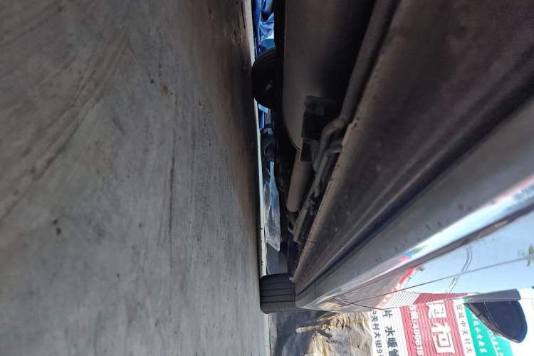 Used Buick Century 2023 2.0T Six-Seater Yinshi Edition Chassis Rear Right