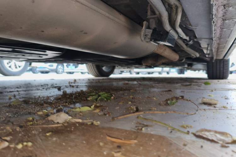 Used Buick Century 2023 2.0T Six-Seater Yinshi Edition Chassis Rear Right