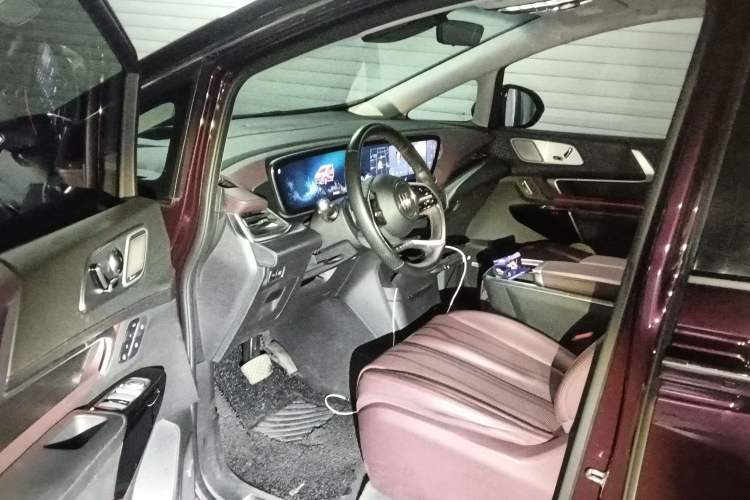 Used Buick Century 2023 2.0T Six-Seater Yinshi Edition Driver Seat