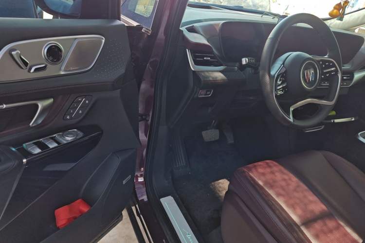 Used Buick Century 2023 2.0T Six-Seater Yinshi Edition Driver Seat