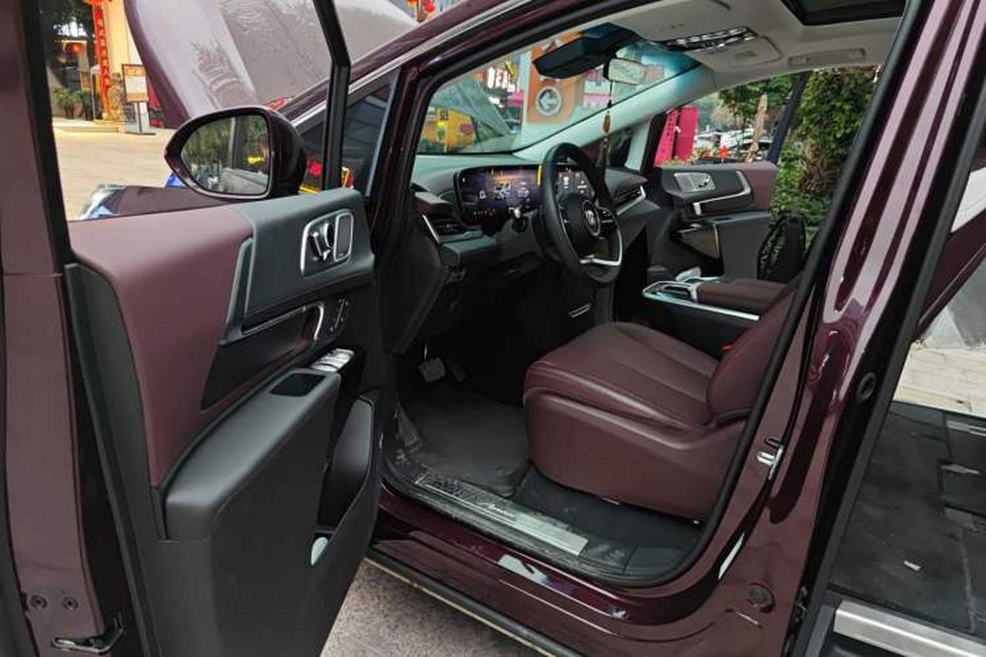 Used Buick Century 2023 2.0T Six-Seater Yinshi Edition Driver Seat