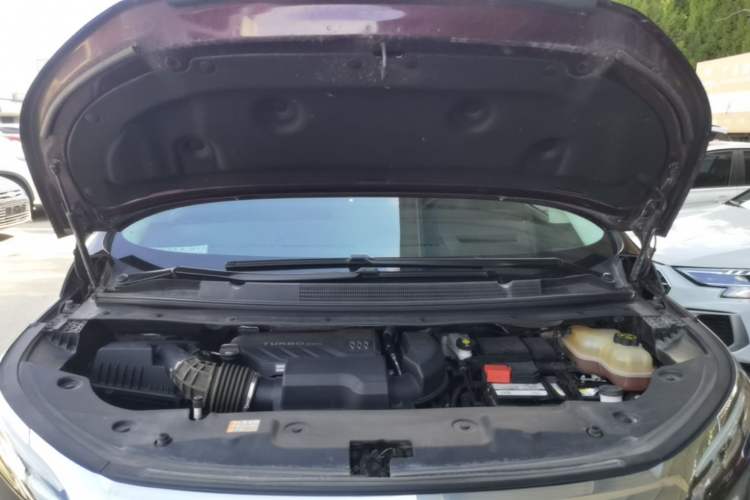 Used Buick Century 2023 2.0T Six-Seater Yinshi Edition Engine Bay