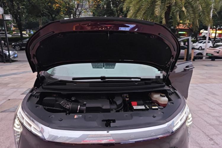 Used Buick Century 2023 2.0T Six-Seater Yinshi Edition Engine Bay