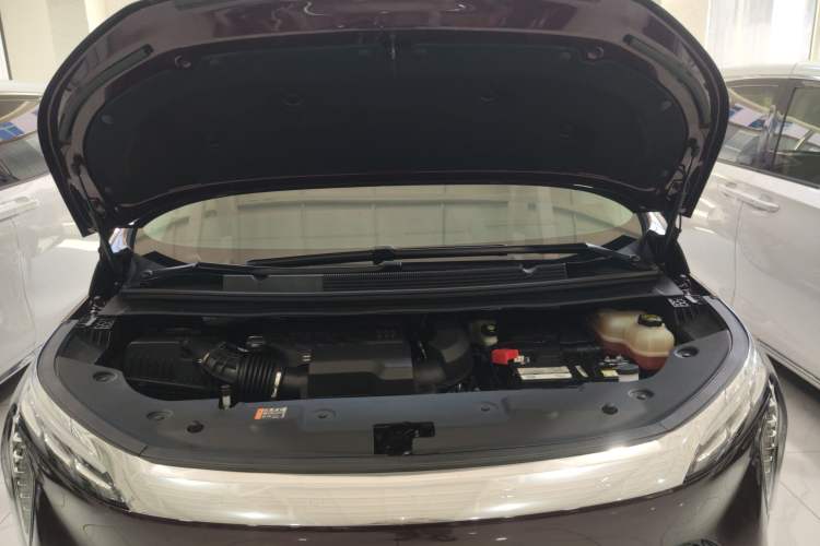 Used Buick Century 2023 2.0T Six-Seater Yinshi Edition Engine Bay