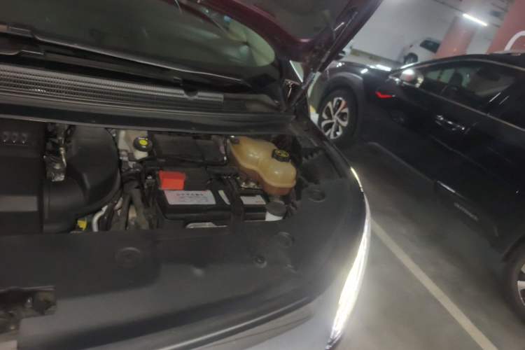 Used Buick Century 2023 2.0T Six-Seater Yinshi Edition Engine Bay Left