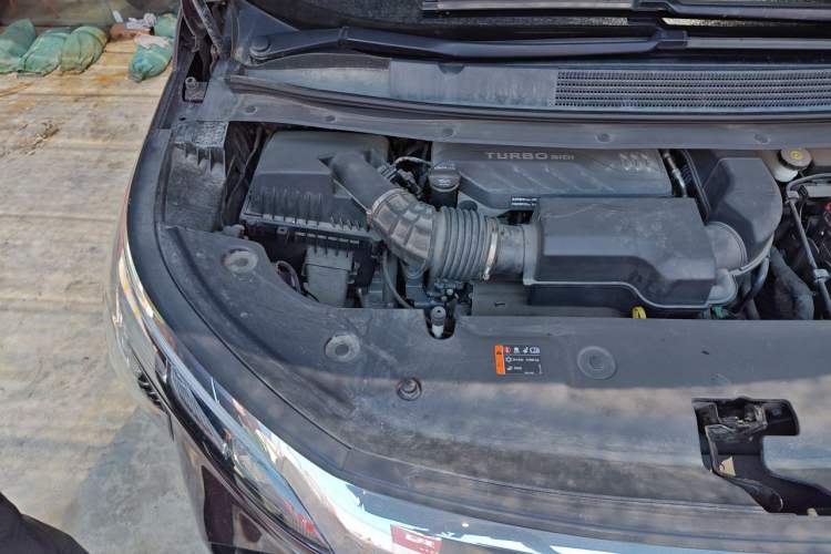 Used Buick Century 2023 2.0T Six-Seater Yinshi Edition Engine Bay Right
