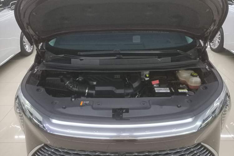 Used Buick Century 2023 2.0T Seven-Seater Yinshi Edition Engine Bay
