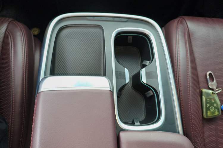 Used Buick Century 2023 2.0T Six-Seater Yinshi Edition Gear Lever