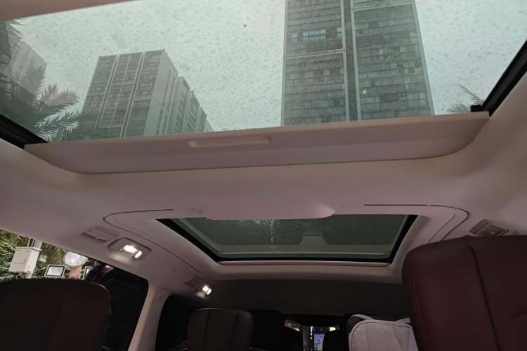 Used Buick Century 2023 2.0T Six-Seater Yinshi Edition Headliner