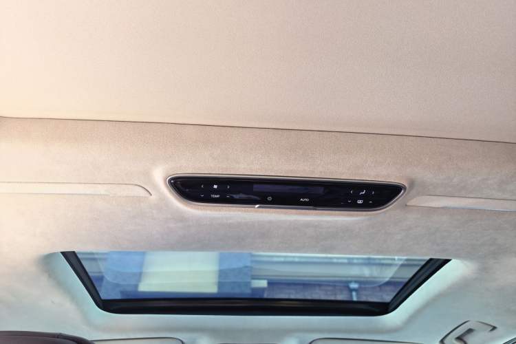 Used Buick Century 2023 2.0T Six-Seater Yinshi Edition Headliner