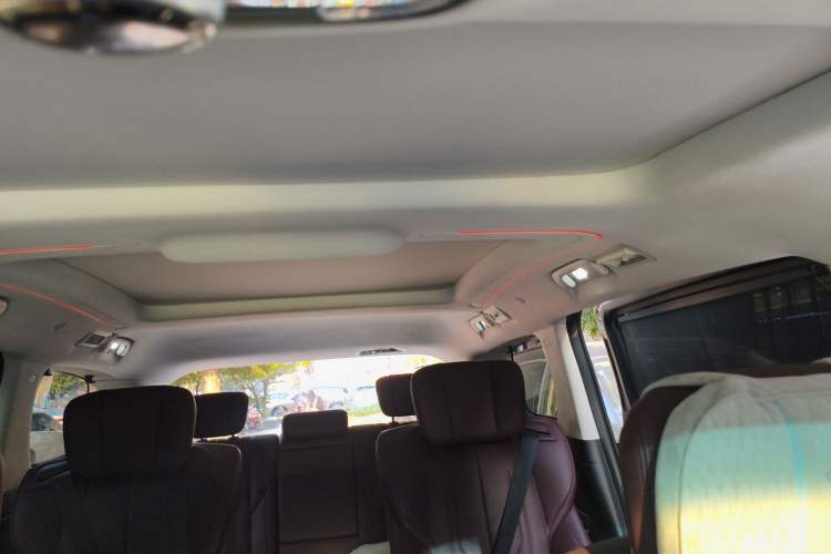 Used Buick Century 2023 2.0T Seven-Seater Yinshi Edition Headliner