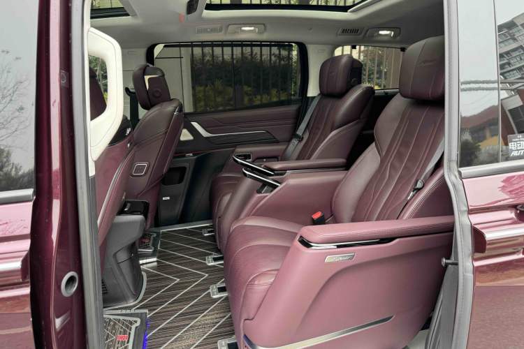 Used Buick Century 2023 2.0T Seven-Seater Yinshi Edition Interior 2
