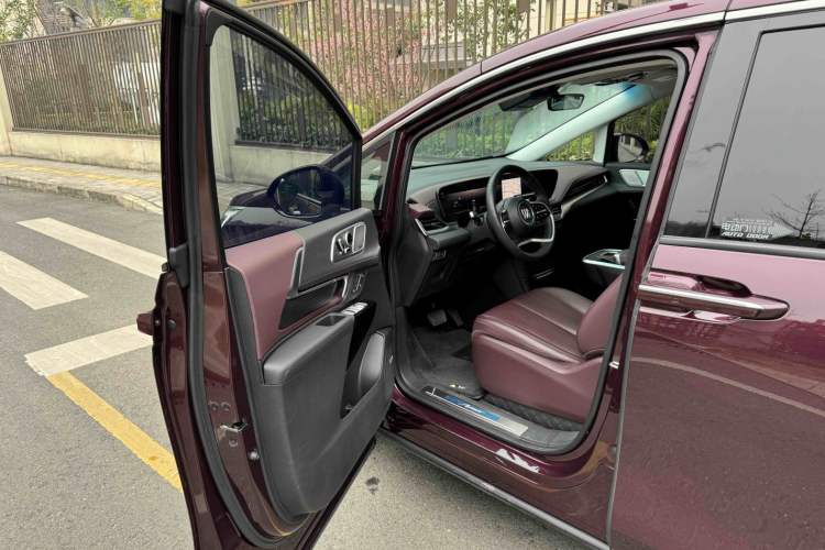 Used Buick Century 2023 2.0T Seven-Seater Yinshi Edition Interior 3