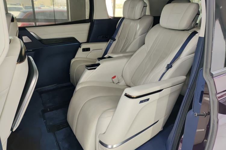 Used Buick Century 2023 2.0T Six-Seater Yinshi Edition Interior 4