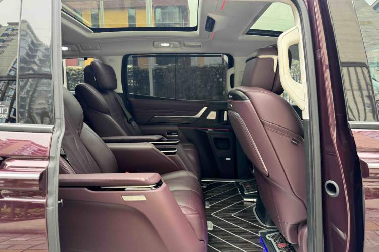 Used Buick Century 2023 2.0T Seven-Seater Yinshi Edition Interior 5