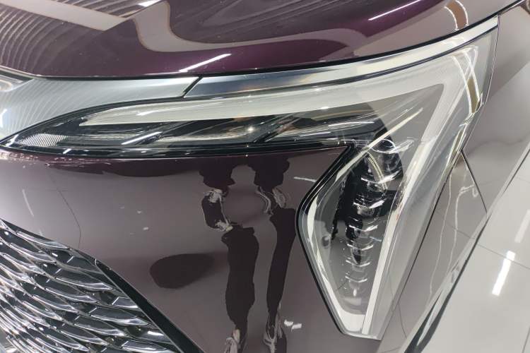 Used Buick Century 2023 2.0T Six-Seater Yinshi Edition Left Front Headlight