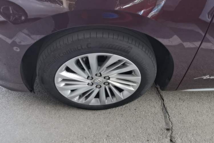 Used Buick Century 2023 2.0T Six-Seater Yinshi Edition Left Front Wheel Hub