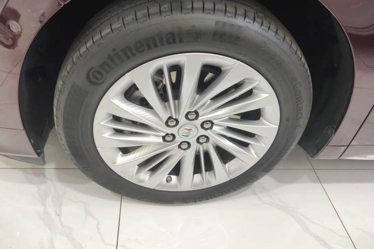 Used Buick Century 2023 2.0T Six-Seater Yinshi Edition Left Front Wheel Hub