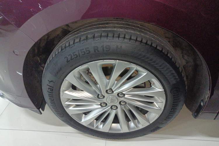 Used Buick Century 2023 2.0T Six-Seater Yinshi Edition Left Front Wheel Hub