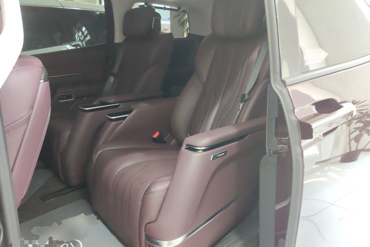 Used Buick Century 2023 2.0T Six-Seater Yinshi Edition Left Rear Seat