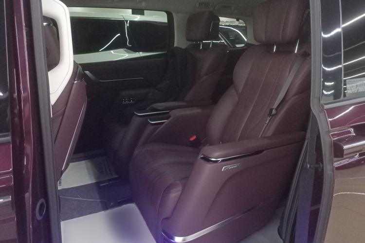 Used Buick Century 2023 2.0T Seven-Seater Yinshi Edition Left Rear Seat