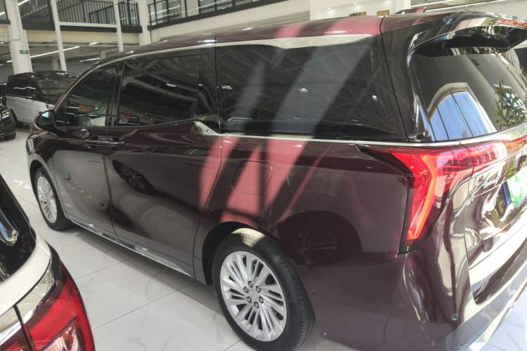 Used Buick Century 2023 2.0T Six-Seater Yinshi Edition Left Side