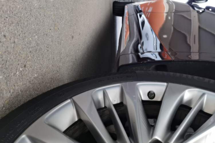 Used Buick Century 2023 2.0T Six-Seater Yinshi Edition Left Side Sill