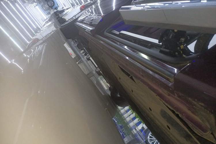 Used Buick Century 2023 2.0T Seven-Seater Yinshi Edition Left Side Sill