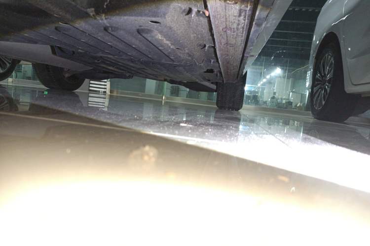 Used Buick Century 2023 2.0T Six-Seater Yinshi Edition Left Side Sill