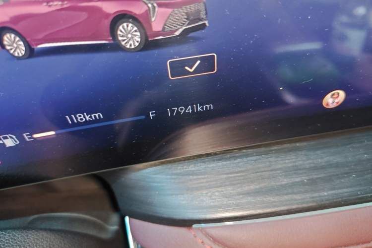 Used Buick Century 2023 2.0T Six-Seater Yinshi Edition Odometer Close Up