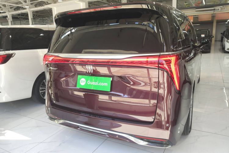 Used Buick Century 2023 2.0T Six-Seater Yinshi Edition Rear