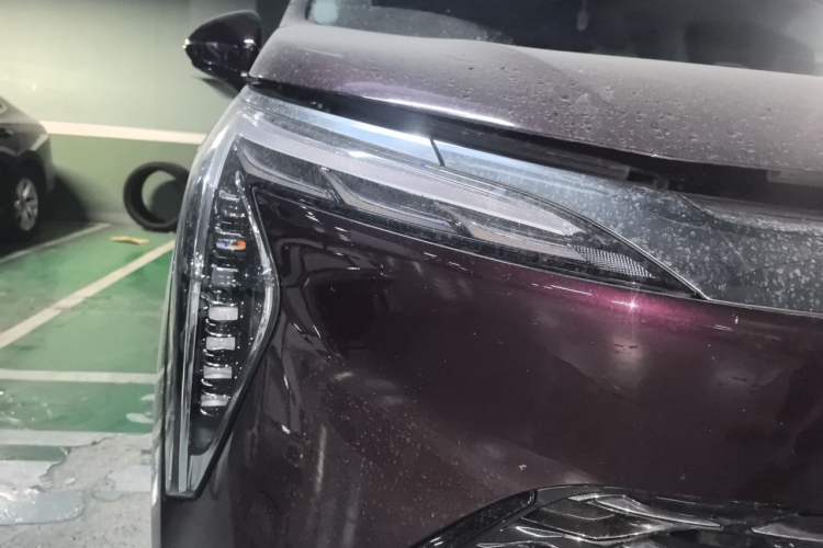 Used Buick Century 2023 2.0T Seven-Seater Yinshi Edition Right Front Headlight