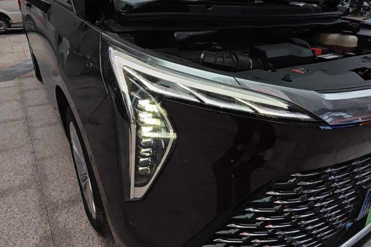 Used Buick Century 2023 2.0T Six-Seater Yinshi Edition Right Front Headlight