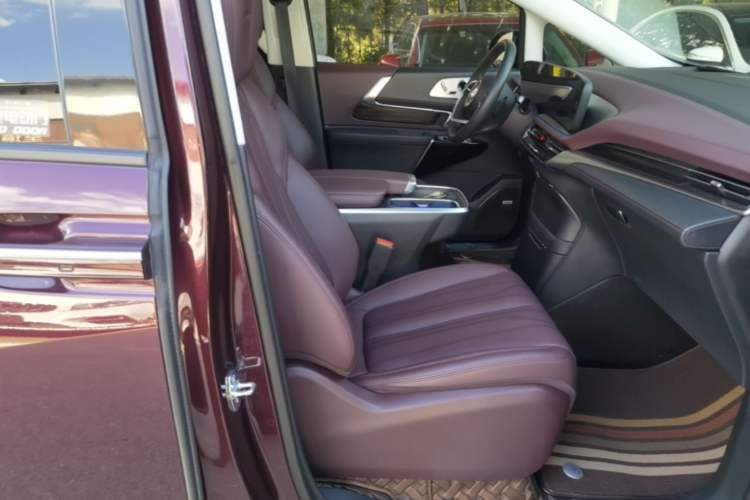 Used Buick Century 2023 2.0T Six-Seater Yinshi Edition Right Front Seat