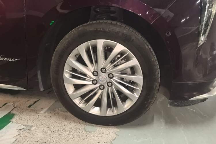 Used Buick Century 2023 2.0T Seven-Seater Yinshi Edition Right Front Wheel Hub