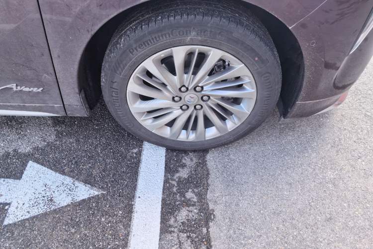 Used Buick Century 2023 2.0T Six-Seater Yinshi Edition Right Front Wheel Hub