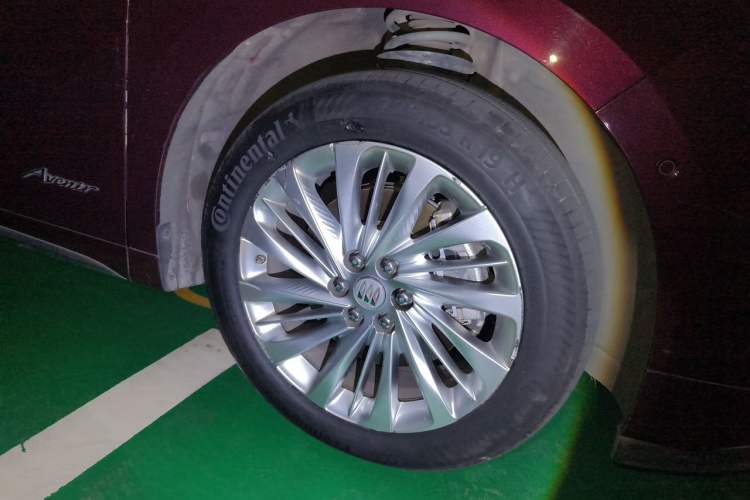 Used Buick Century 2023 2.0T Six-Seater Yinshi Edition Right Front Wheel Hub